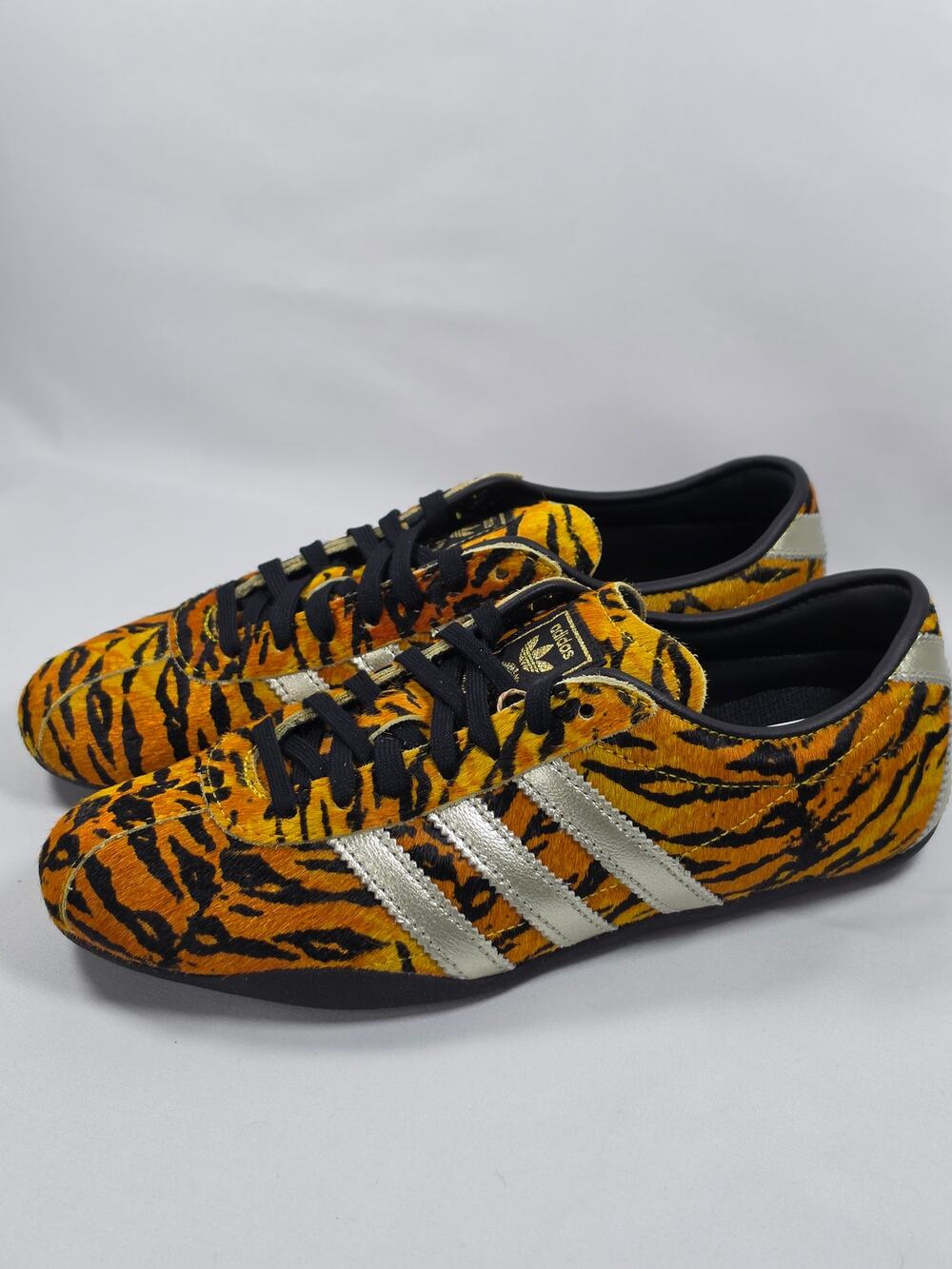 Adidas Tokyo W – Yellow/Gold Metallic/Core Black – Women’s 7.5 – BNIB